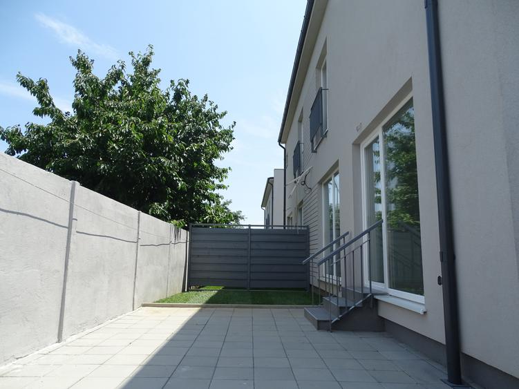 Duplex cu 4 camere cu Canalizare în Popești-Leordeni