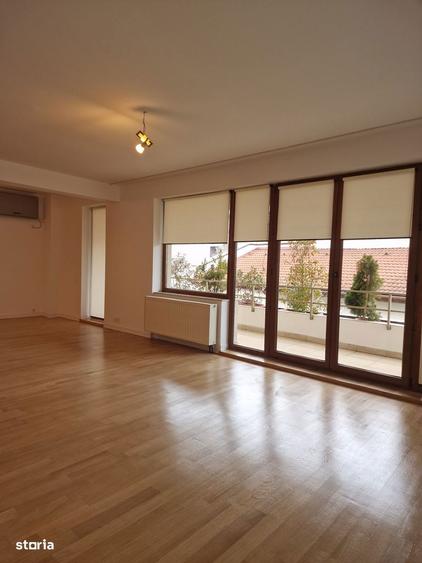 Apartament cu 4 camere, mobilat în Herăstrău