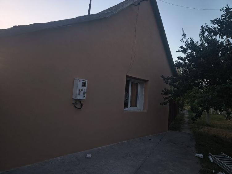 Casă cu 3 camere în Peregu Mic