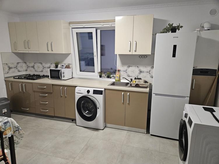 Apartament semidecomandat în Bătrânești