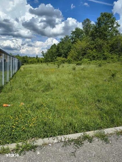 Teren de 1400 mp, în Central