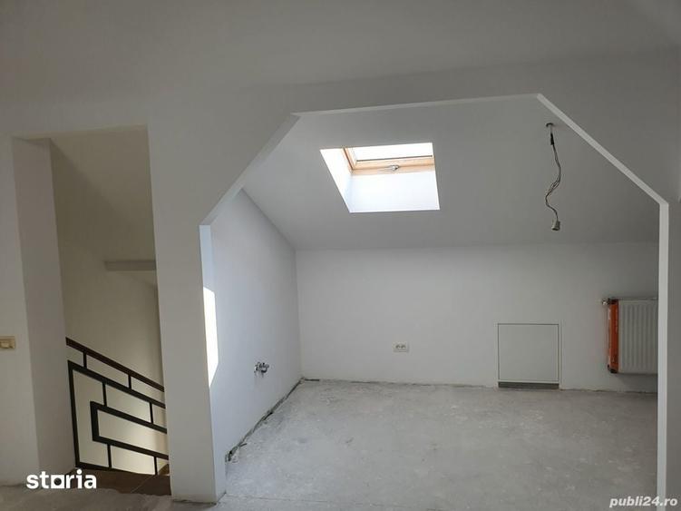 Casă cu 5 camere cu Teren 250 Mp în Central