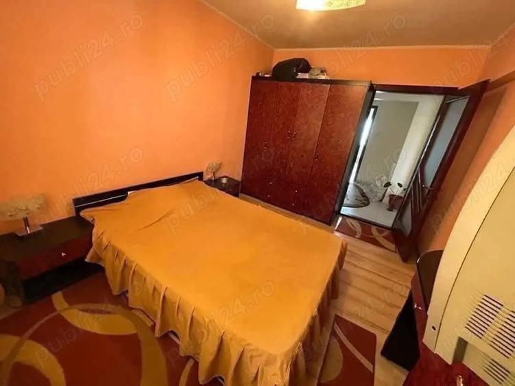 Apartament cu 4 camere decomandat în Central