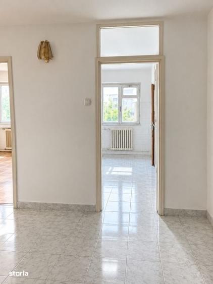 Apartament cu 3 camere în Craiovei