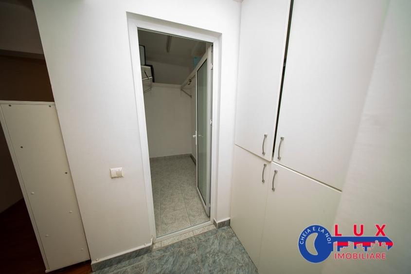 Apartament cu 3 camere decomandat în Babadag