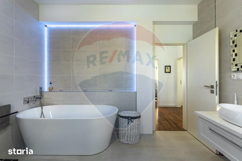 Casă cu 5 camere cu Teren 440 Mp în Bartolomeu