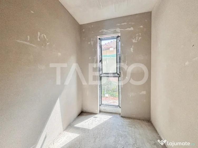Apartament cu 4 camere semidecomandat în Mărăști