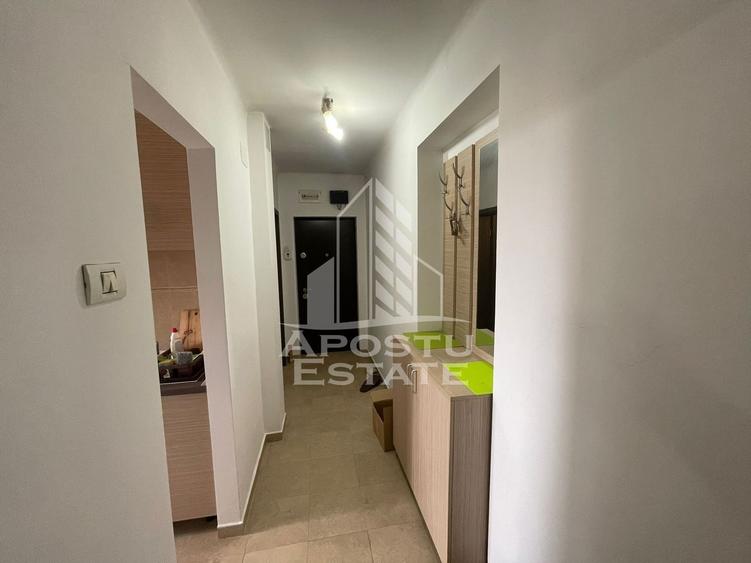 Apartament cu 2 camere semidecomandat, mobilat în Dâmbovița
