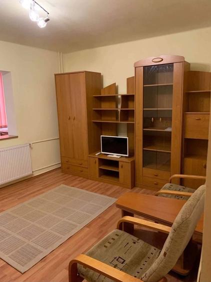 Garsonieră decomandată în Kiriac