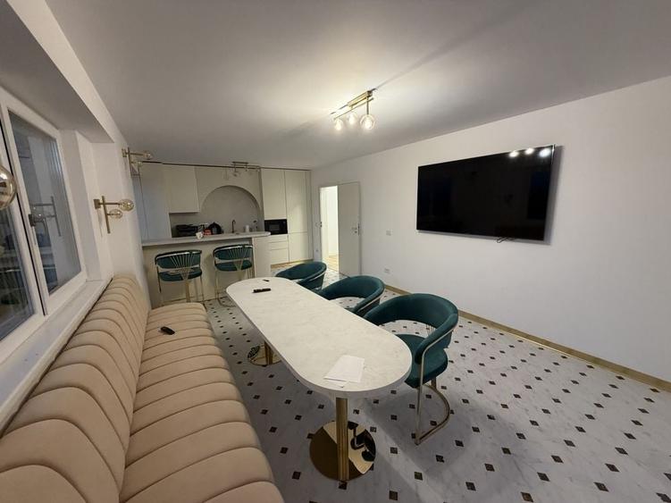 Apartament cu 2 camere decomandat în Albert