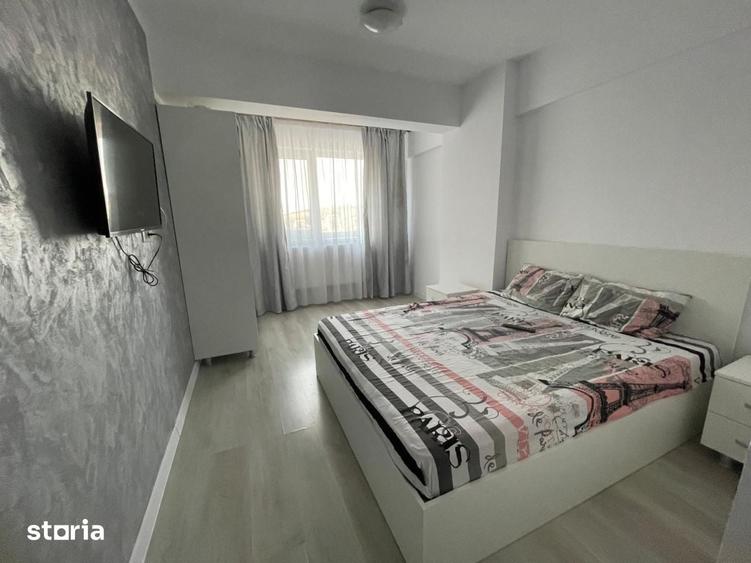 Apartament cu 3 camere decomandat în Rediu