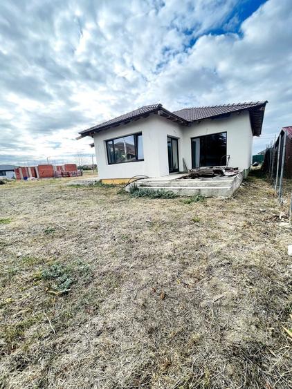 Casă individuală cu 4 camere cu Teren 490 Mp în Centura