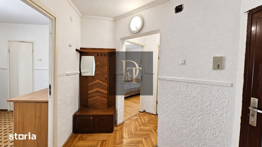 Apartament cu 2 camere decomandat în Tractorul