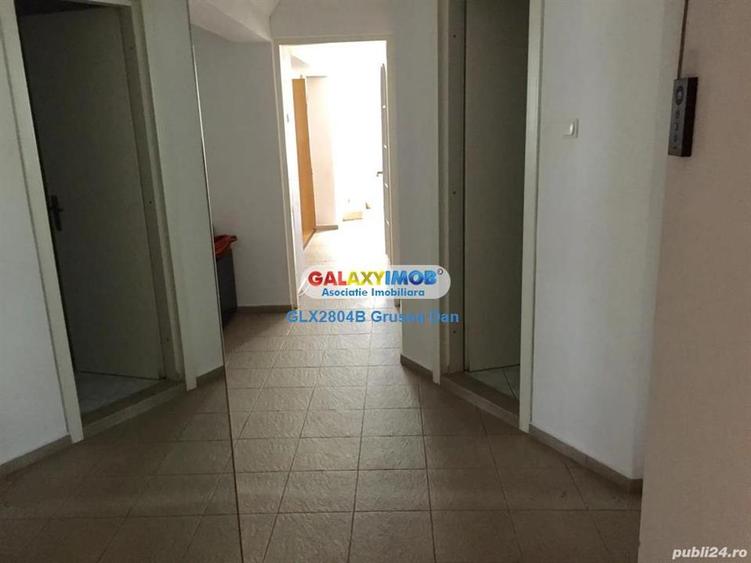 Apartament cu 4 camere decomandat, mobilat în Central