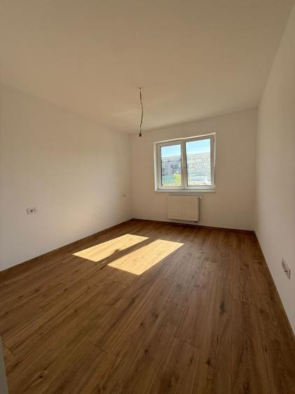 Apartament cu 2 camere decomandat în Tractorul — fotografia 1