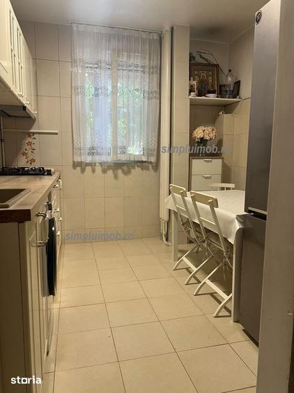 Apartament cu 3 camere decomandat în Crângași