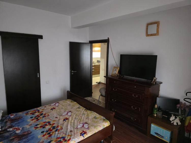 Apartament cu 2 camere decomandat în Pajura