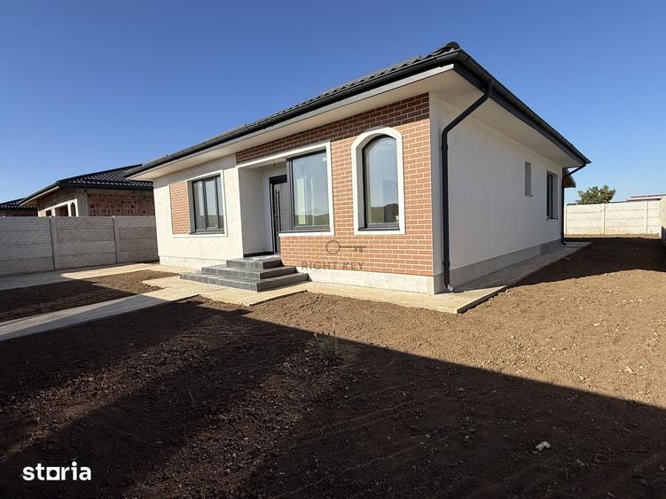 Casă cu 4 camere cu Teren 500 Mp în Dragomirești-Vale