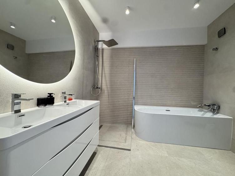 Apartament cu 4 camere în Herăstrău