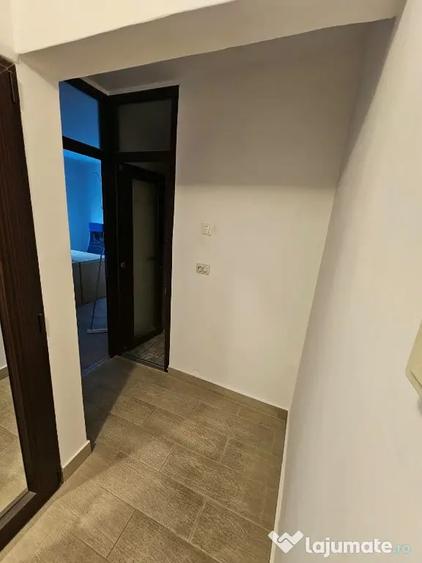 Apartament cu 2 camere decomandat în Tractorul