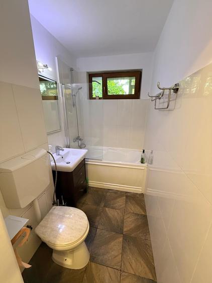 Apartament cu 3 camere semidecomandat în Drumul Taberei