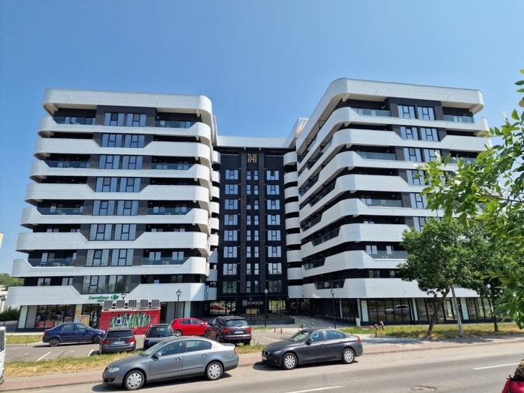 Penthouse cu 3 camere decomandat în Sud