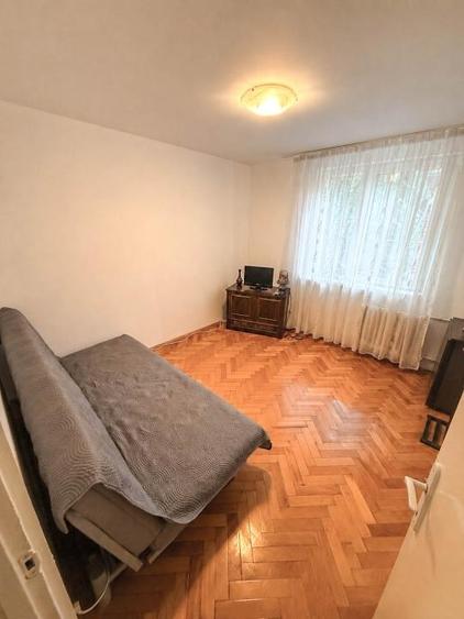 Apartament cu 2 camere semidecomandat, mobilat în Titan