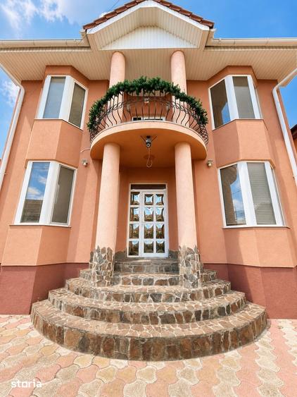 Casă cu 5 camere cu Teren 298 Mp în Rogerius