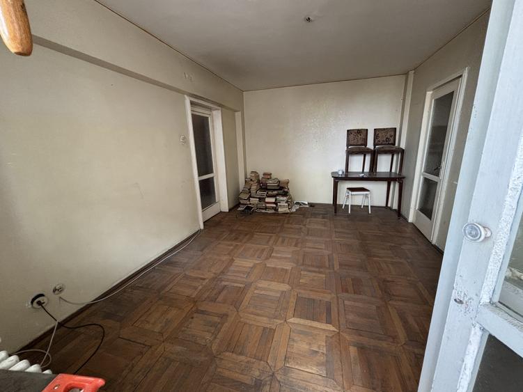 Apartament cu 2 camere semidecomandat în Gara de Nord