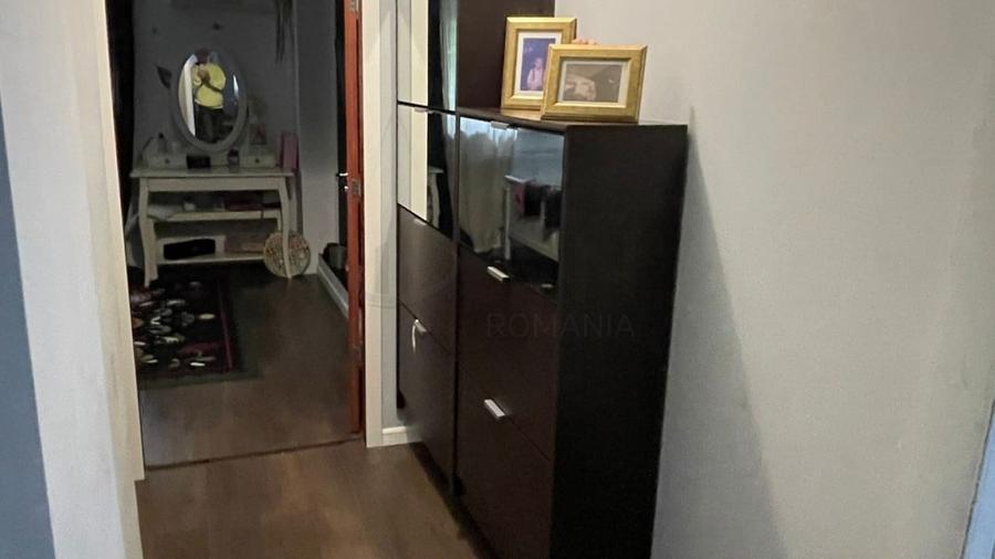 Apartament cu 3 camere decomandat în Aviației
