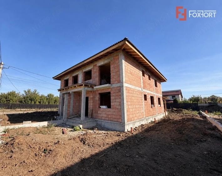 Casă cu 5 camere cu Teren 360 Mp în Sânandrei