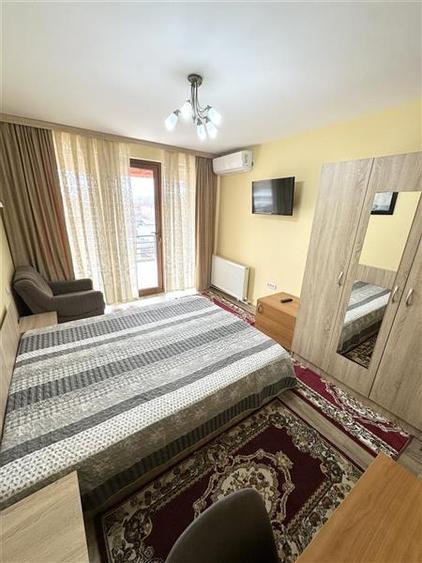 Apartament cu 4 camere decomandat, mobilat în Delfinariu