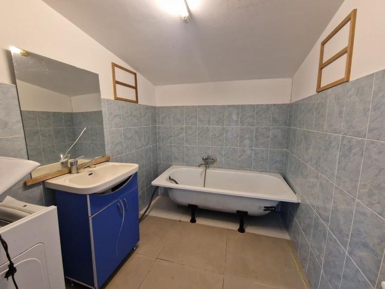 Casă individuală cu 3 camere cu Canalizare în Lunca Corbului