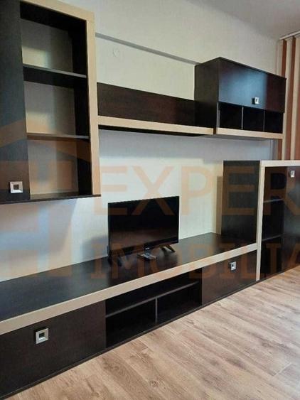 Apartament cu 2 camere decomandat, mobilat în Central