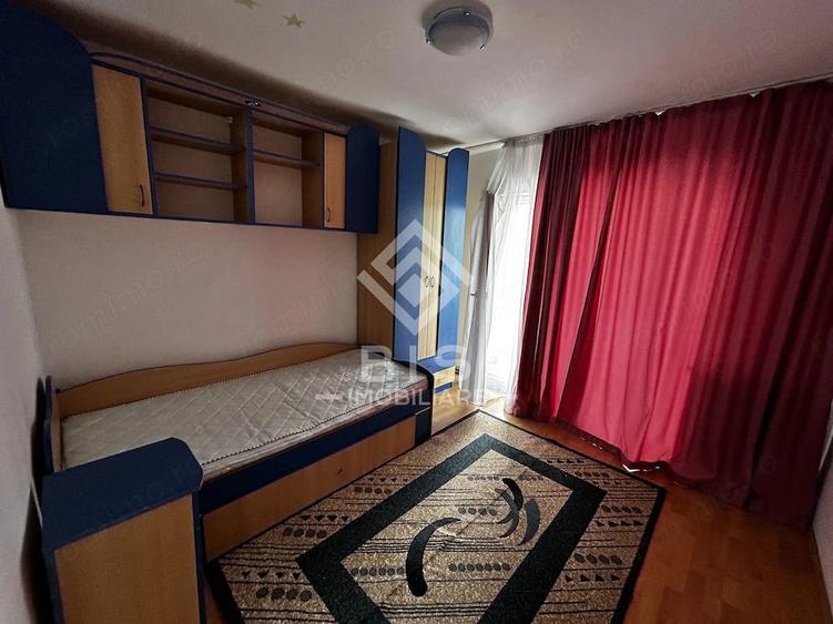 Apartament cu 4 camere decomandat în Central