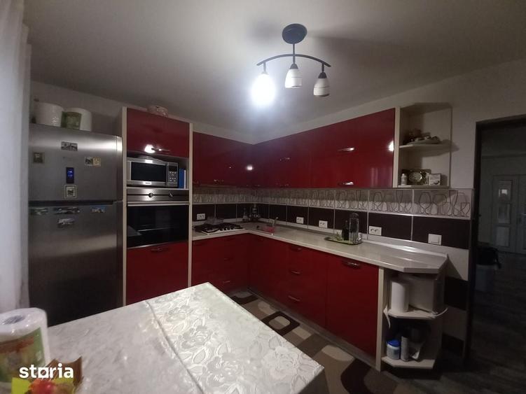 Casă cu 5 camere cu Teren 900 Mp în Central