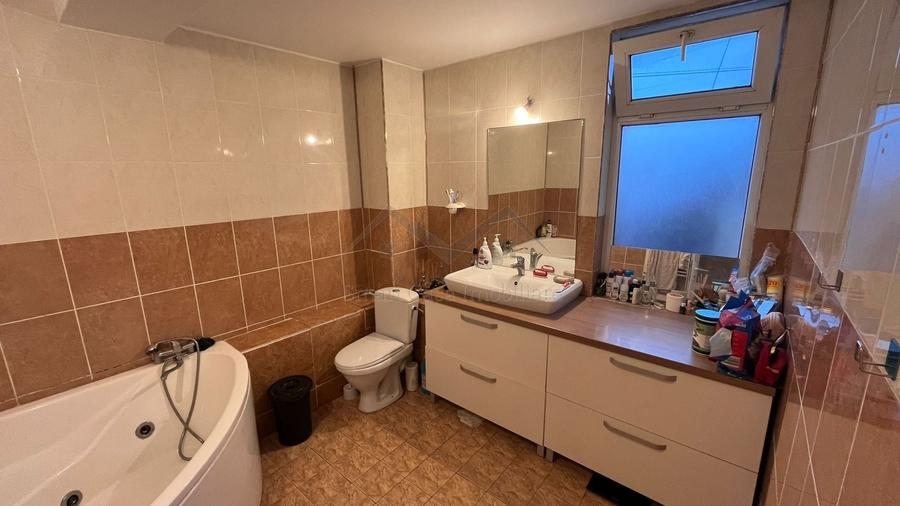 Casă individuală cu 4 camere cu Canalizare în Bucium