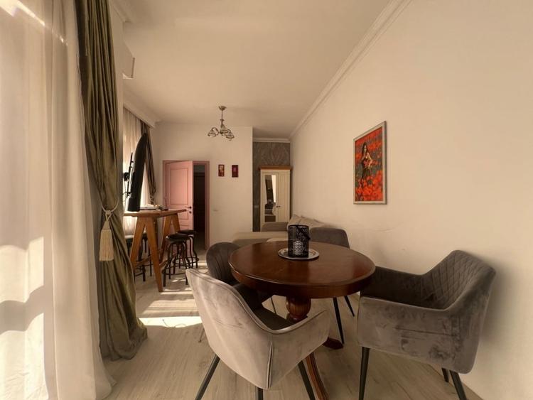 Apartament cu 2 camere decomandat, mobilat în P-ța Ovidiu