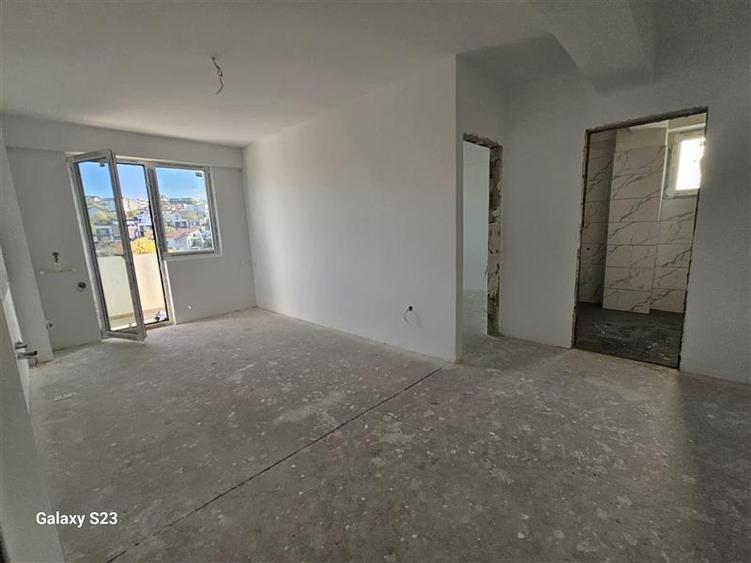 Apartament cu 2 camere decomandat în Aeroport