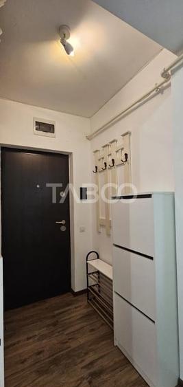 Apartament cu 3 camere semidecomandat, mobilat în Florești