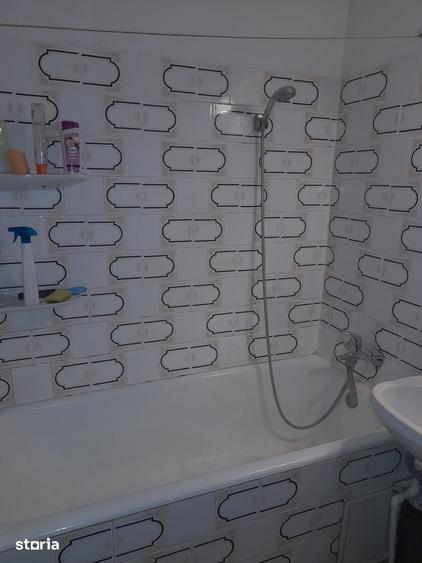 Apartament cu 3 camere decomandat în Drumul Taberei
