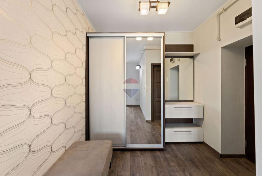 Apartament cu 3 camere decomandat, mobilat în Podgoria