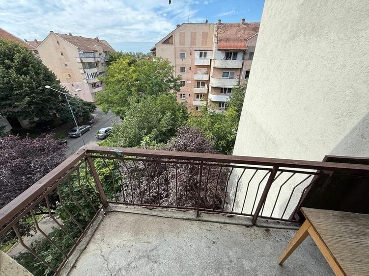 Apartament cu 2 camere decomandat în Carpați 2