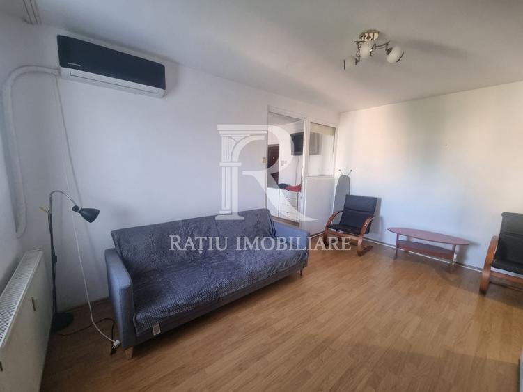 Apartament cu 2 camere semidecomandat, mobilat în Gojdu