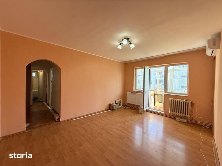 Apartament cu 3 camere semidecomandat în Dacia