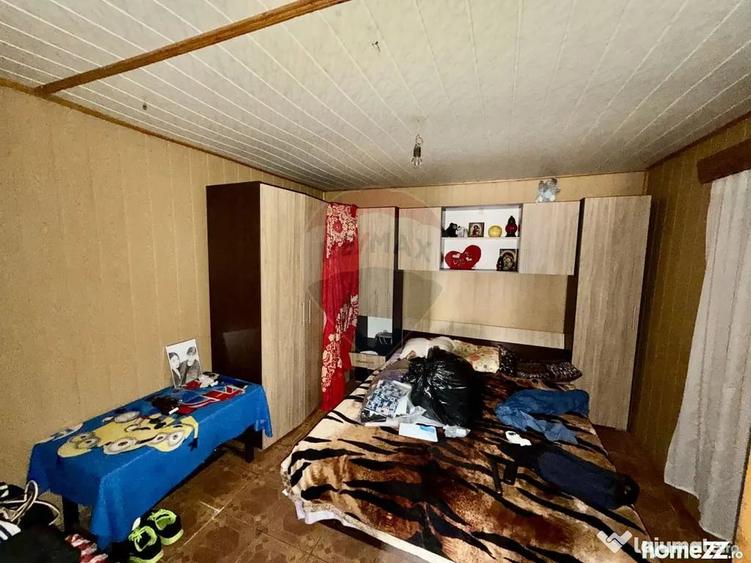 Casă cu 4 camere cu Teren 7727 Mp în Blidari (Cârligele)