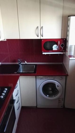 Apartament cu 3 camere semidecomandat în Nord