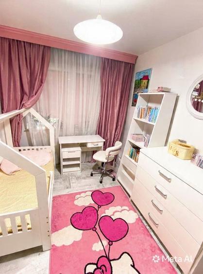 Apartament cu 3 camere semidecomandat în Central