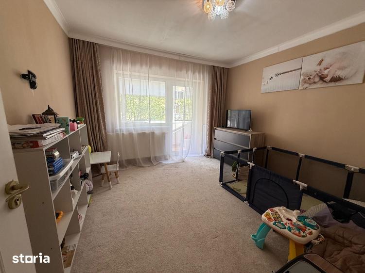 Apartament cu 3 camere în Traian