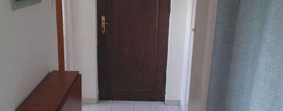 Garsonieră decomandată în Titan